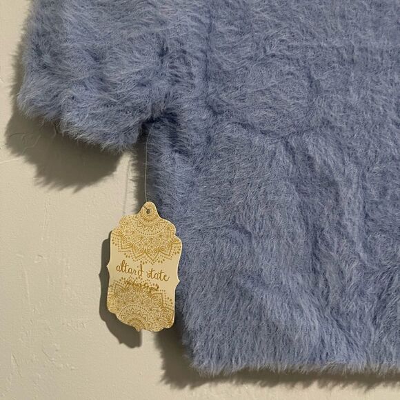 Altar’d state ice blue fuzzy soft car op top xs NWT - Picture 5 of 7